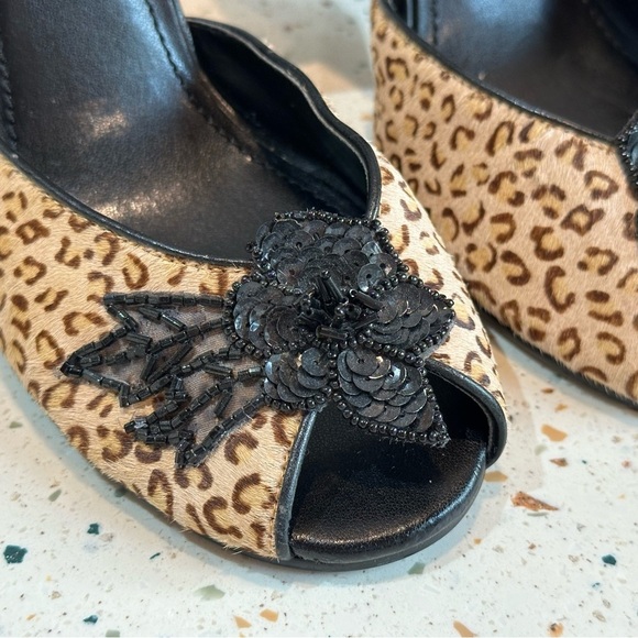 Steve Madden‎ Tweed Animal Print Mohair High Heel Peep Toe with Sequin Flowers - Picture 7 of 12